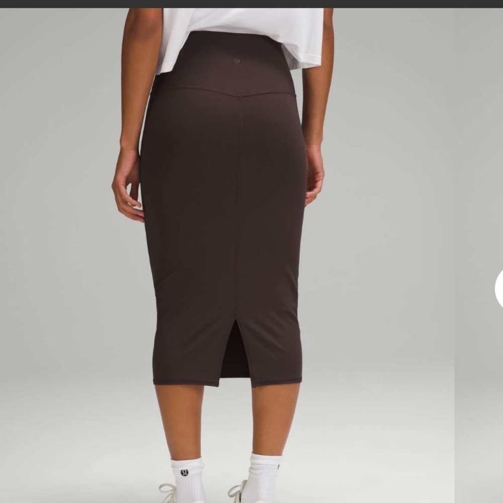 Lululemon Nulu Slim-Fit High-Rise Skirt - Picture 3 of 6